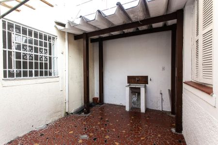 Casa para alugar com 100m², 2 quartos e 1 vagaÁrea de Serviço / Quintal
