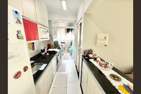 Apartamento à venda com 94m², 2 quartos e 3 vagasCozinha e Área de Serviço