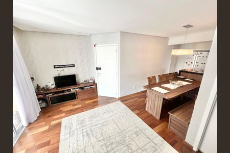 Apartamento à venda com 94m², 2 quartos e 3 vagasSala 