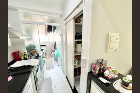 Apartamento à venda com 94m², 2 quartos e 3 vagasCozinha e Área de Serviço