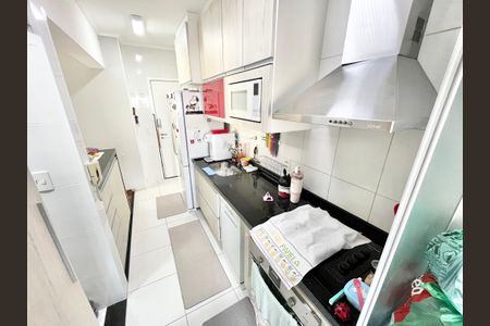 Apartamento à venda com 94m², 2 quartos e 3 vagasCozinha e Área de Serviço