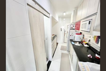 Apartamento à venda com 94m², 2 quartos e 3 vagasCozinha e Área de Serviço