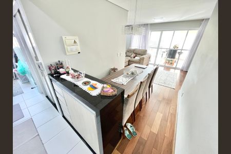 Apartamento à venda com 94m², 2 quartos e 3 vagasCozinha e Área de Serviço