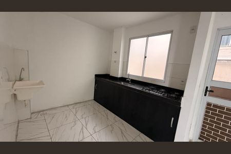 Cozinha de apartamento para alugar com 2 quartos, 53m² em Cardoso, Aparecida de Goiânia