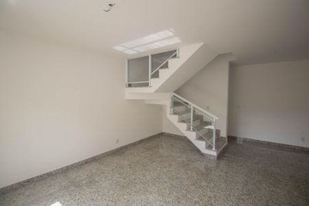 Casa de condomínio para alugar com 100m², 3 quartos e 2 vagasSala