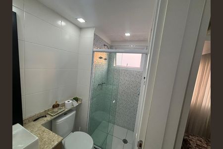 Banheiro de apartamento à venda com 3 quartos, 72m² em Vila Penteado, São Paulo