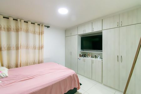 Casa à venda com 147m², 4 quartos e 2 vagas Casa à venda com 147m², 4 quartos e 2 vagasQuarto 1