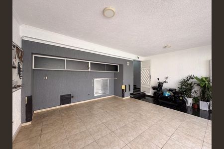 Casa à venda com 147m², 4 quartos e 2 vagas Casa à venda com 147m², 4 quartos e 2 vagasGaragem