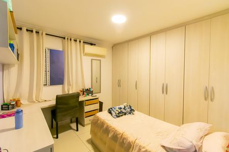 Casa à venda com 147m², 4 quartos e 2 vagas Casa à venda com 147m², 4 quartos e 2 vagasQuarto 2
