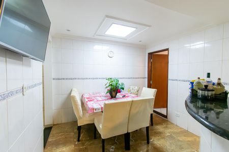 Casa à venda com 147m², 4 quartos e 2 vagas Casa à venda com 147m², 4 quartos e 2 vagasCozinha
