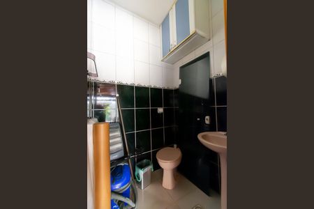 Casa à venda com 147m², 4 quartos e 2 vagas Casa à venda com 147m², 4 quartos e 2 vagasBanheiro de Serviço