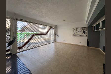 Casa à venda com 147m², 4 quartos e 2 vagas Casa à venda com 147m², 4 quartos e 2 vagasGaragem