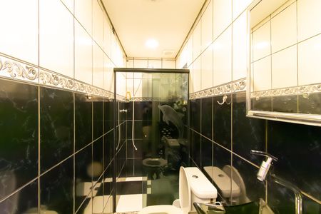 Casa à venda com 147m², 4 quartos e 2 vagas Casa à venda com 147m², 4 quartos e 2 vagasBanheiro da Suíte