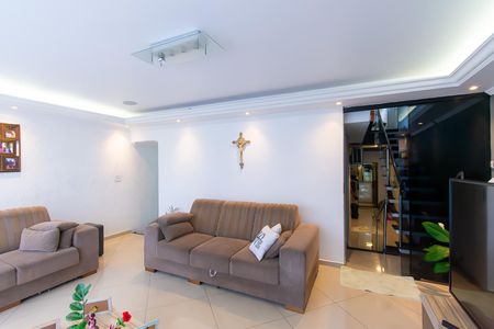 Casa à venda com 147m², 4 quartos e 2 vagas Casa à venda com 147m², 4 quartos e 2 vagasSala