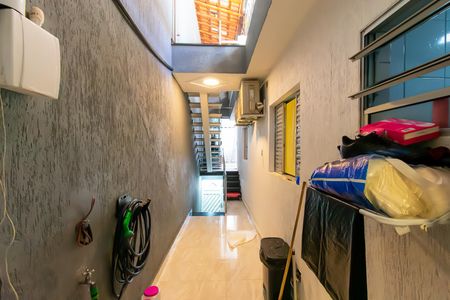 Casa à venda com 147m², 4 quartos e 2 vagas Casa à venda com 147m², 4 quartos e 2 vagasCorredor Externo