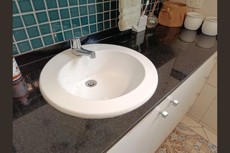 Apartamento para alugar com 100m², 3 quartos e sem vagaBanheiro