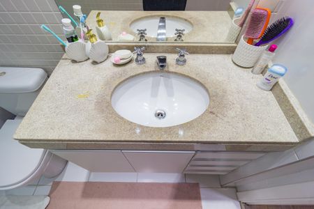 Apartamento à venda com 126m², 3 quartos e 2 vagasDetalhe Banheiro - Suíte 2