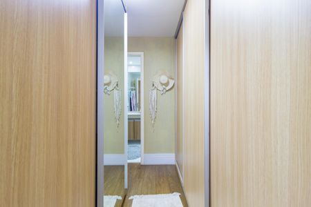 Apartamento à venda com 126m², 3 quartos e 2 vagasCloset - Suíte 3