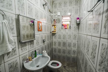 Casa à venda com 250m², 4 quartos e 2 vagasBanheiro 2