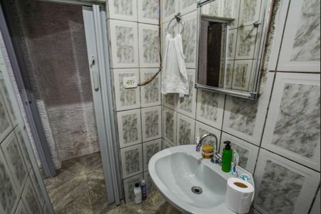 Casa à venda com 250m², 4 quartos e 2 vagasBanheiro 2