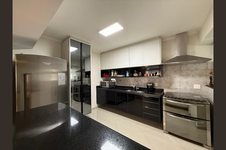 Apartamento para alugar com 105m², 2 quartos e 2 vagas Apartamento para alugar com 105m², 2 quartos e 2 vagasCozinha