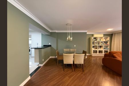 Apartamento para alugar com 105m², 2 quartos e 2 vagas Apartamento para alugar com 105m², 2 quartos e 2 vagasSala