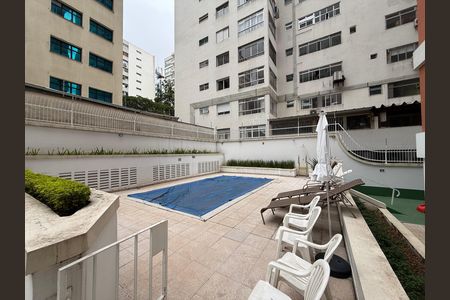 Apartamento para alugar com 105m², 2 quartos e 2 vagas Apartamento para alugar com 105m², 2 quartos e 2 vagasÁrea comum - Piscina