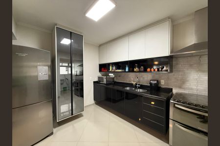 Apartamento para alugar com 105m², 2 quartos e 2 vagas Apartamento para alugar com 105m², 2 quartos e 2 vagasCozinha