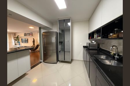 Apartamento para alugar com 105m², 2 quartos e 2 vagas Apartamento para alugar com 105m², 2 quartos e 2 vagasCozinha