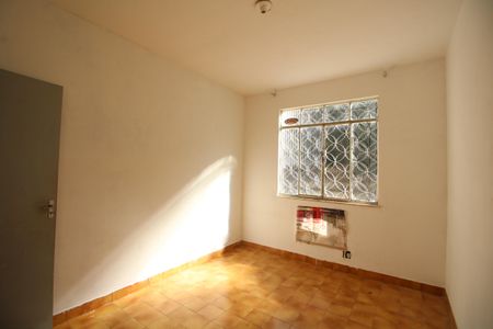 Quarto 1 de casa para alugar com 2 quartos, 50m² em Taquara, Rio de Janeiro