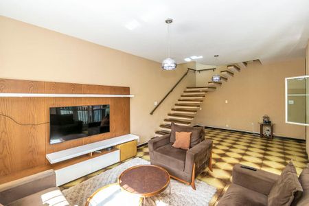Casa para alugar com 360m², 3 quartos e 3 vagasSala