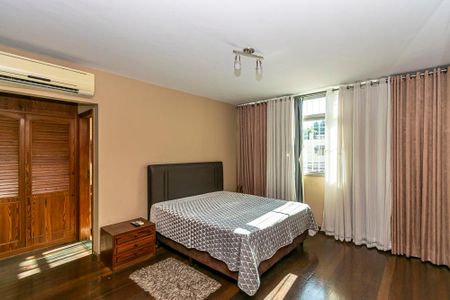 Casa para alugar com 360m², 3 quartos e 3 vagasQuarto 1 Suíte