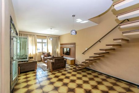 Casa para alugar com 360m², 3 quartos e 3 vagasSala