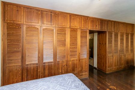 Casa para alugar com 360m², 3 quartos e 3 vagasQuarto 2 Suíte - Armários