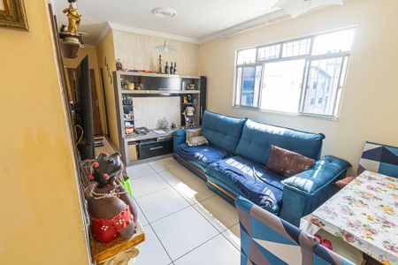 Sala de apartamento à venda com 3 quartos, 65m² em Heliópolis, Belo Horizonte