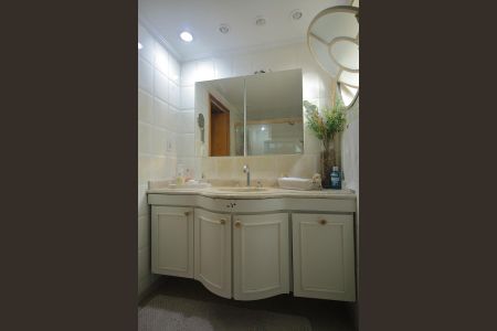 Apartamento à venda com 135m², 3 quartos e 1 vagaBanheiro da Suíte 