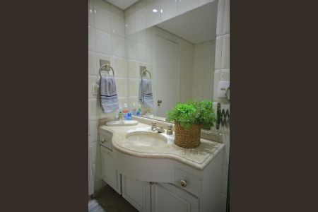 Apartamento à venda com 135m², 3 quartos e 1 vagaBanheiro Social 