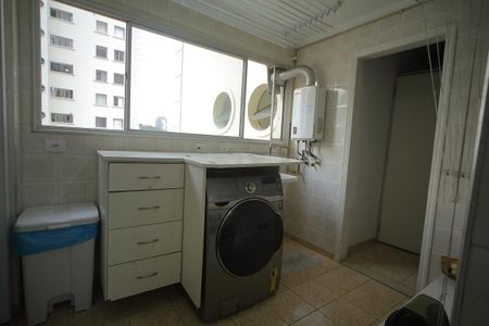 Apartamento à venda com 135m², 3 quartos e 1 vagaÁrea de Serviço