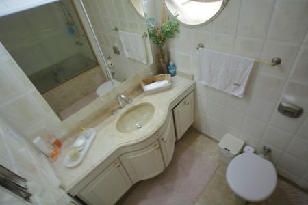 Apartamento à venda com 135m², 3 quartos e 1 vagaBanheiro da Suíte 