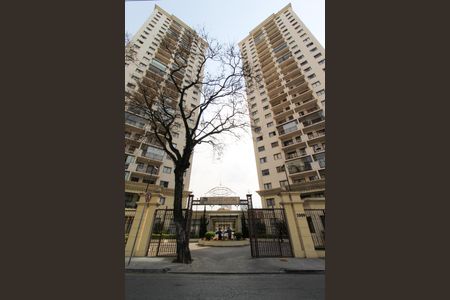 Apartamento para alugar com 52m², 2 quartos e 1 vaga Apartamento para alugar com 52m², 2 quartos e 1 vagaFachada