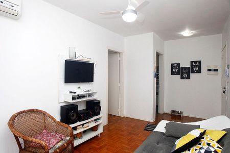Sala de apartamento à venda com 3 quartos, 76m² em Rio Branco, Porto Alegre