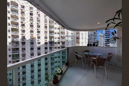 Apartamento à venda com 92m², 3 quartos e 1 vagaVaranda