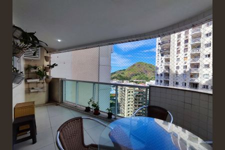 Apartamento à venda com 92m², 3 quartos e 1 vagaVaranda