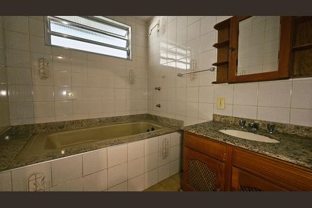 Casa à venda com 150m², 3 quartos e 3 vagas