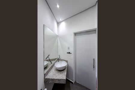 Apartamento para alugar com 130m², 2 quartos e sem vagaBanheiro da Suíte