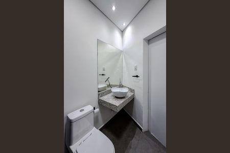 Apartamento para alugar com 130m², 2 quartos e sem vagaBanheiro da Suíte