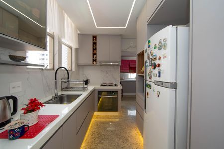 Apartamento à venda com 170m², 4 quartos e 2 vagasCOZINHA