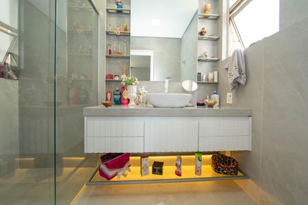 Apartamento à venda com 170m², 4 quartos e 2 vagasBANHEIRO3