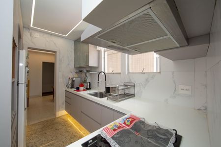 Apartamento à venda com 170m², 4 quartos e 2 vagasCOZINHA
