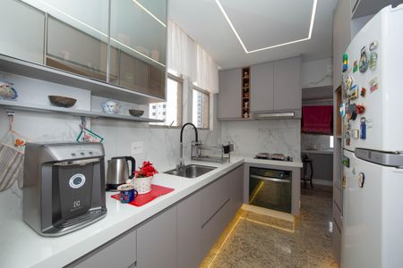 Apartamento à venda com 170m², 4 quartos e 2 vagasCOZINHA